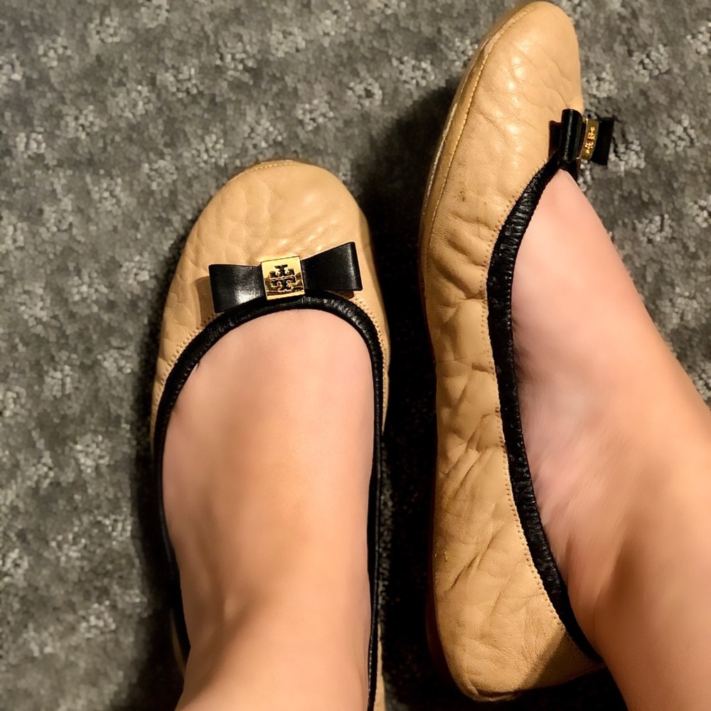 Tory Burch Two Tone Ballet Flats Bow RARE Gold - Picture 3 of 8
